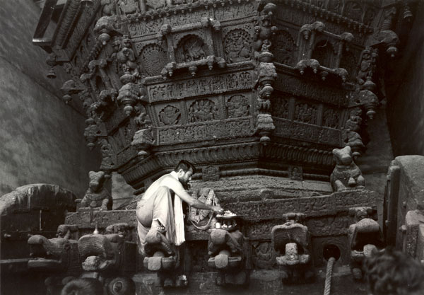 Brahmin performing puja, sacred holy seremony huge body and wheels of the chariot Ratha 300 to 400 year old wooden chariot used during the Shiva ratri festival