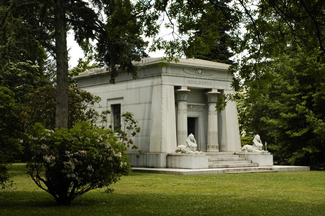 woodlawn cemetery Woolworth mausoleum, grave